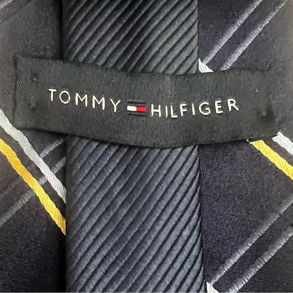 Tommy Hilfiger 100% Silk‎ Plaid Designer Tie Blue Yellow Preppy Necktie US-Made - Picture 3 of 6